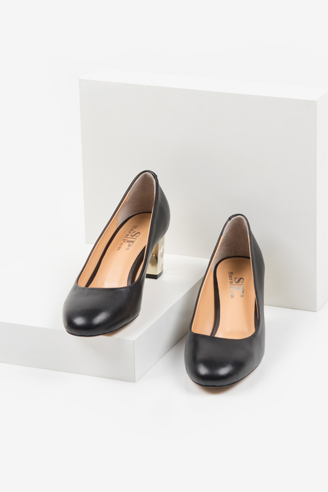 Кожени дамски обувки в черен цвят-230116