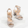 Велурени дамски сандали в бежов цвят-482356