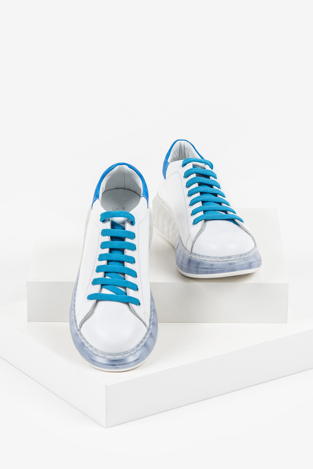 Кожени дамски обувки в бял и син цвят-2920078
